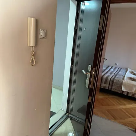 Apartamento U Centru Nisa *